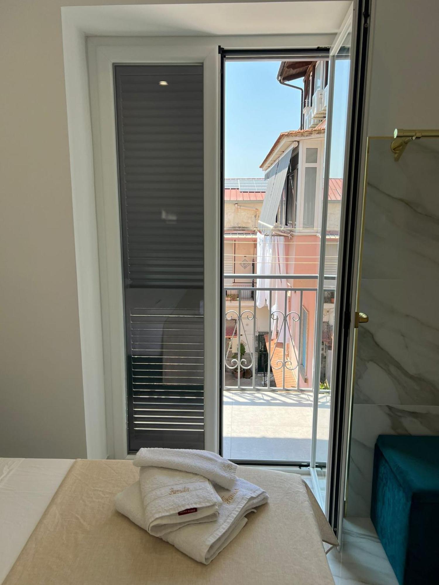 Familia Otel Napoli Dış mekan fotoğraf