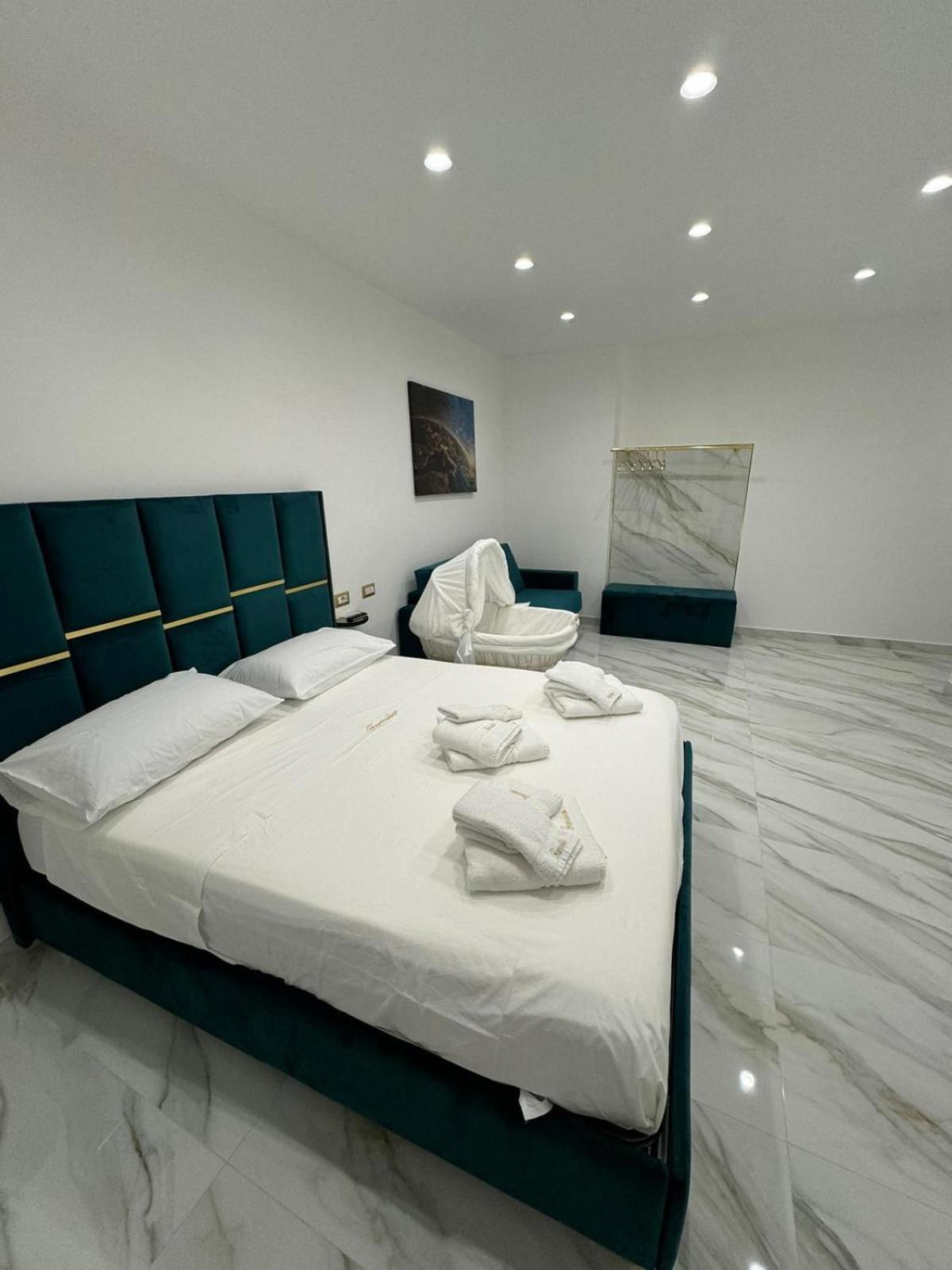 Familia Otel Napoli Dış mekan fotoğraf