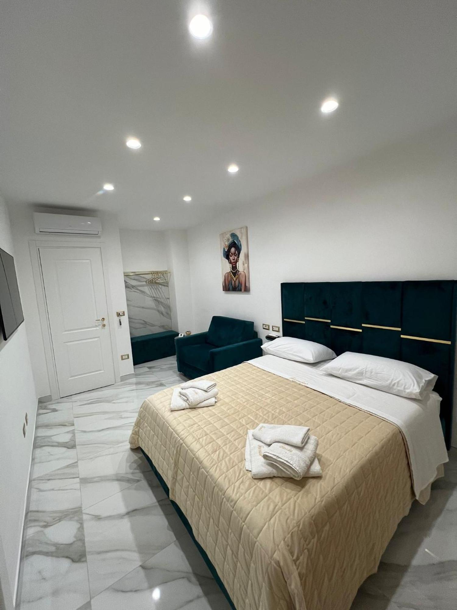 Familia Otel Napoli Dış mekan fotoğraf