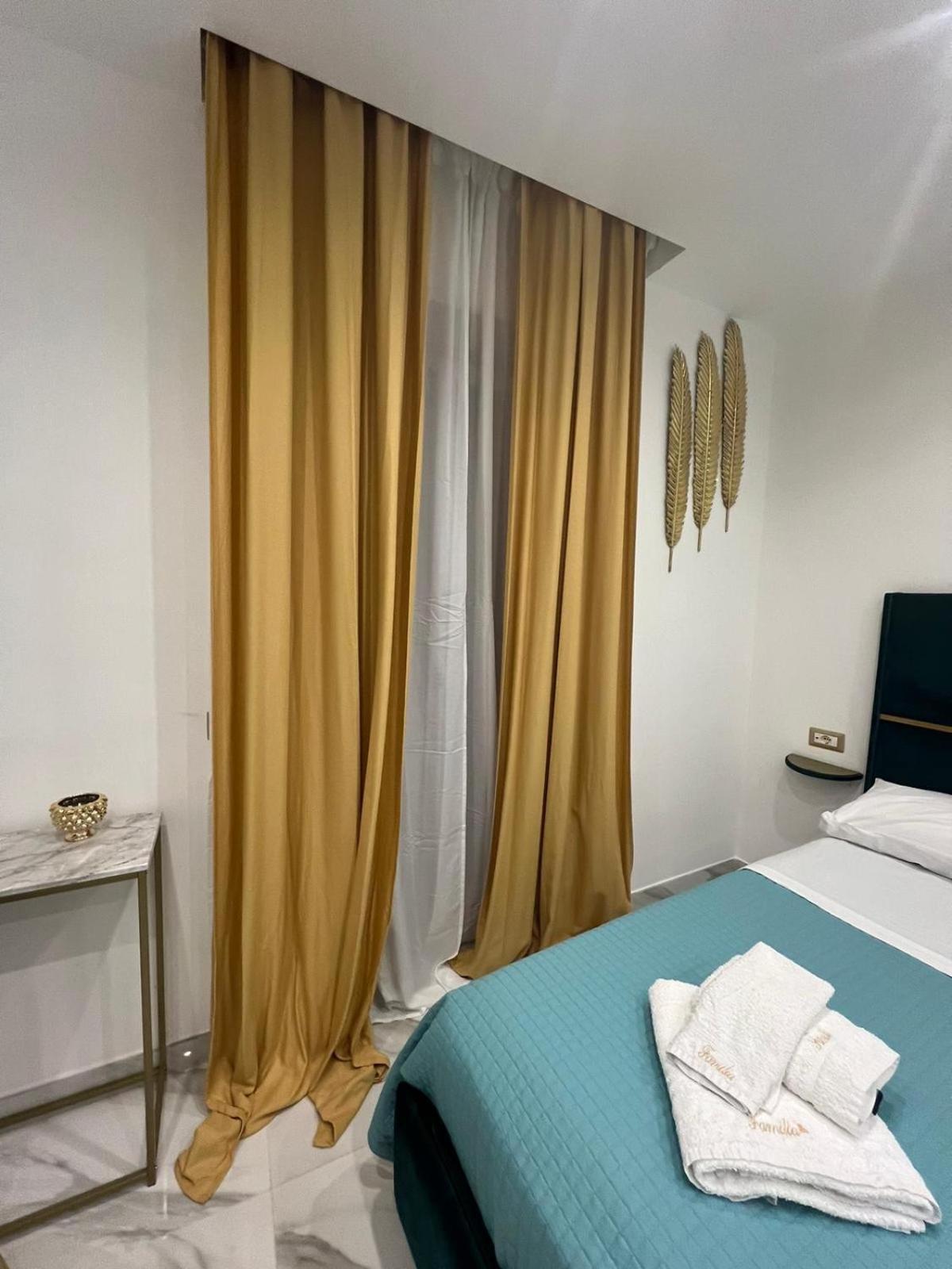Familia Otel Napoli Dış mekan fotoğraf